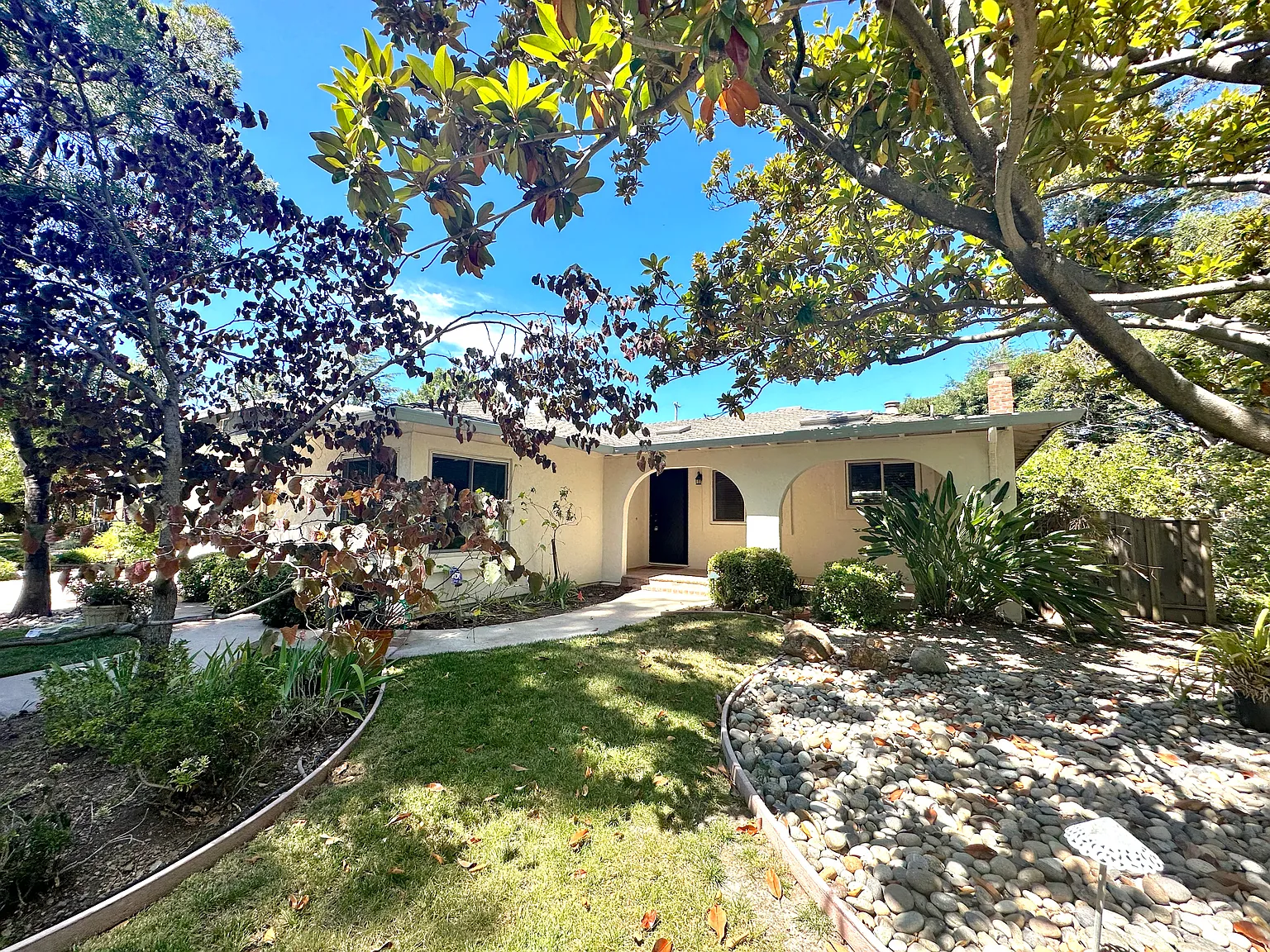 16901 Frank Ave photo 1