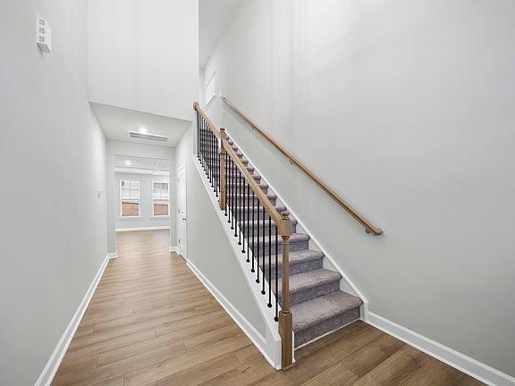 2nd image of 288 Meadowbark Bnd #37