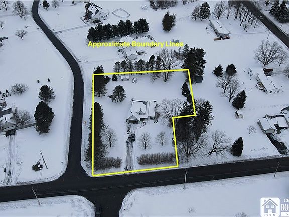 3rd image of 1524 Sweet Rd