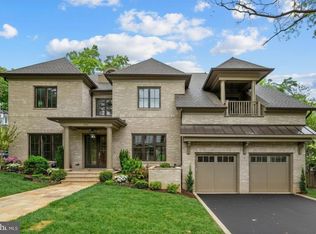 3031 N Stuart St, Arlington, VA 22207