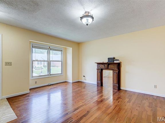 2nd image of 6558 Dolphin Cir