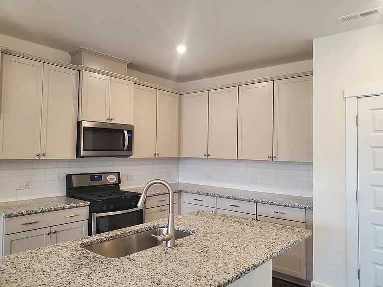 474 Clark Creek Ln — Photo 4