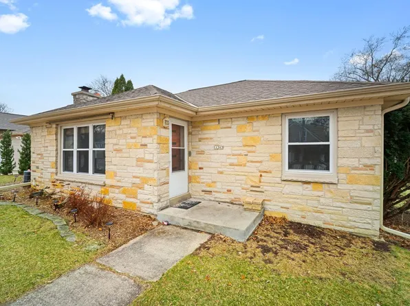 11303 West Wisconsin AVENUE, Wauwatosa, WI 53226