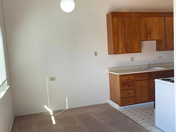 4th image of 155 Hilborn St
