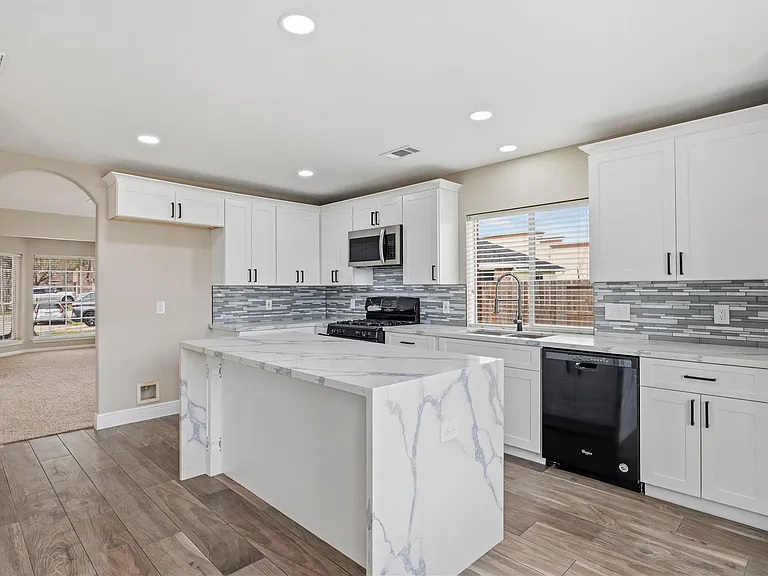 3522 Pecan Mill Dr — Photo 3