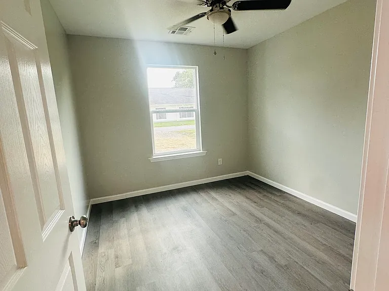 511 Hamilton St — Photo 4