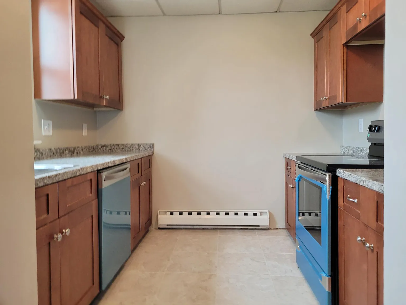 1 bed, 900 sqft, $1,600 — Photo 3
