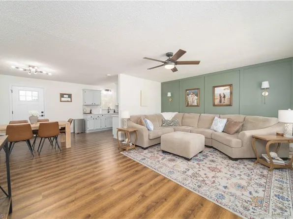 725 Beech St, Yadkinville, NC 27055