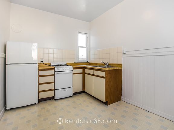 5th image of 2174 Bush St #12