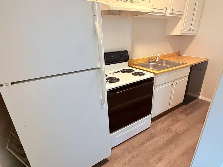 500 N Commerce St #108 — Photo 8