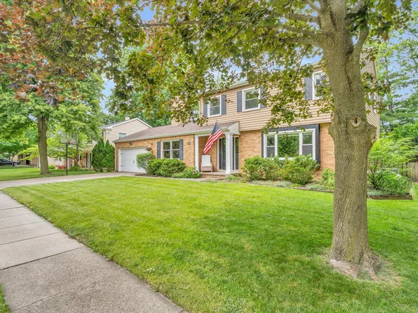 1223 Foothill Dr, Champaign, IL 61821
