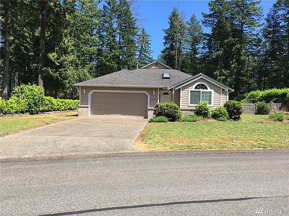 2nd image of 3130 Bonanza Ct NE