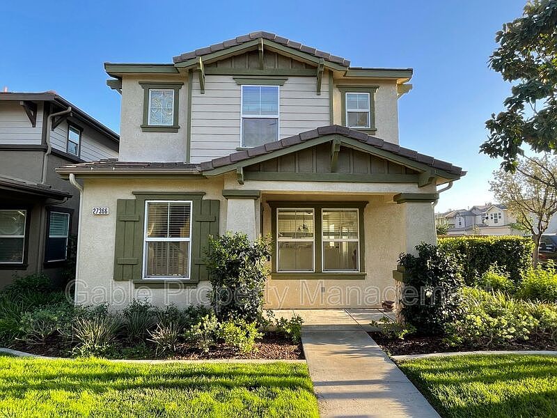 1st image of 27366 Dearborn Dr
