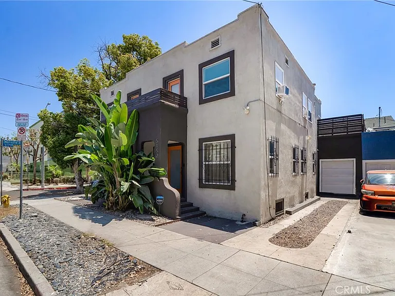 5152 Romaine St — Photo 1