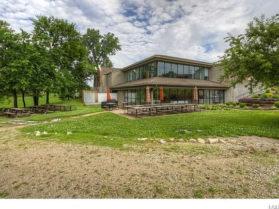 4th image of 10450 Voelkerding Road
