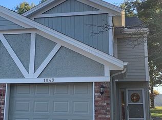 1853 NE Knollbrook St, Lees Summit, MO 64086