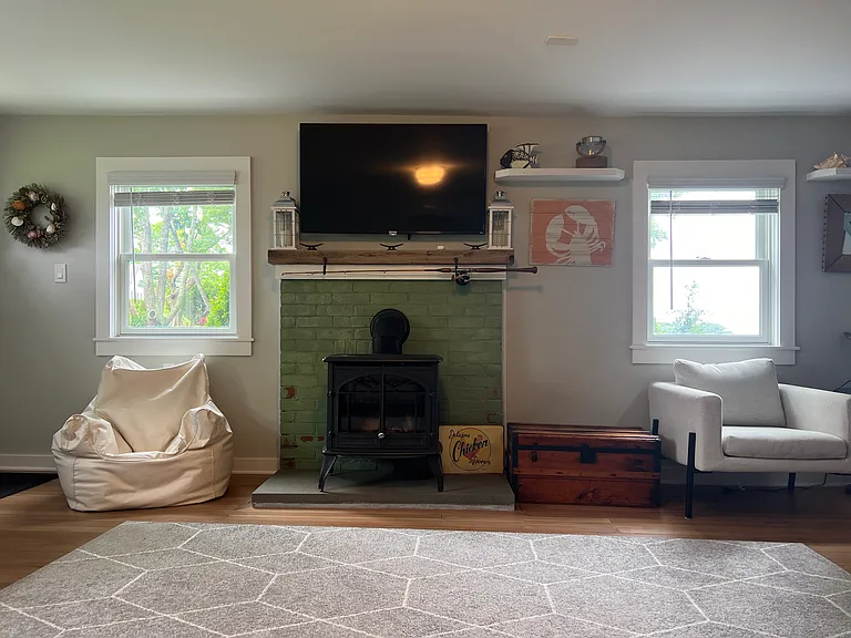 61 Old Black Point Rd — Photo 5