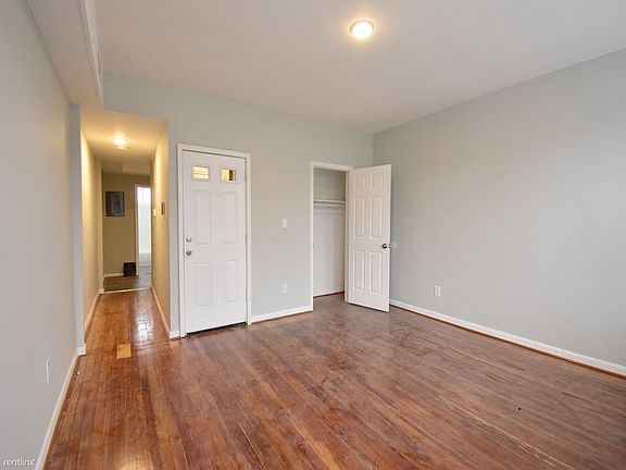 1637 gwynns apt 3 living