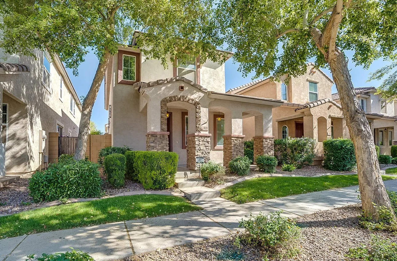 3 bed, 2.5 bath, 1486 sqft, $900 — Photo 1