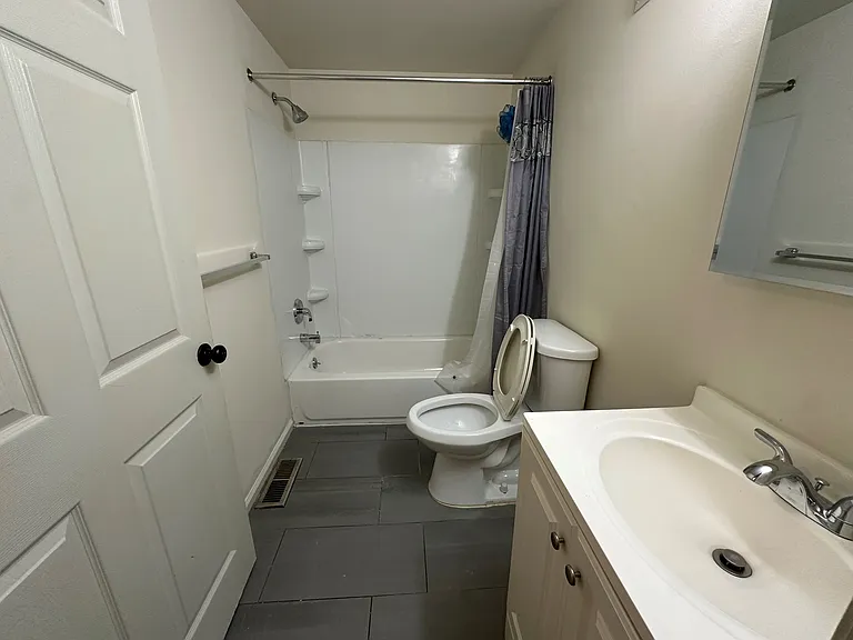 2621 E Thompson St #1 — Photo 9