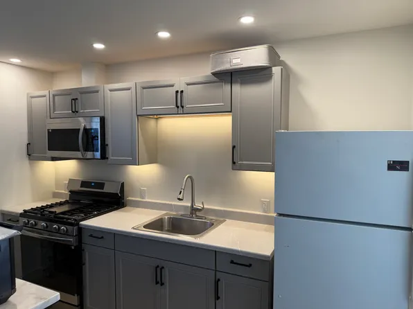 222 S San Clemente St #A, Ventura, CA 93001