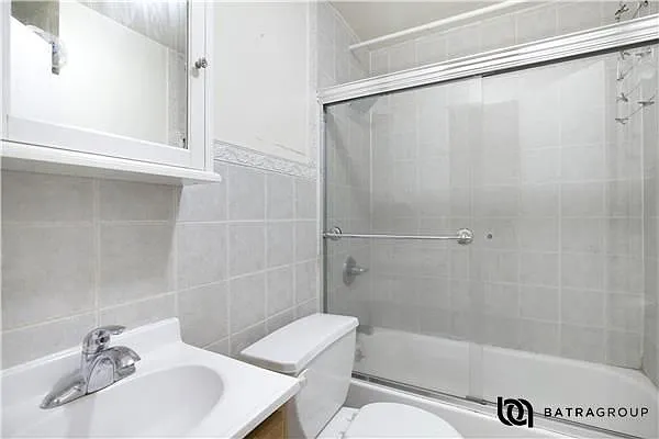 Sold by Batra Group Inc | media 4