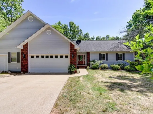 121 Saint Andrews Dr, Hot Springs, AR 71913