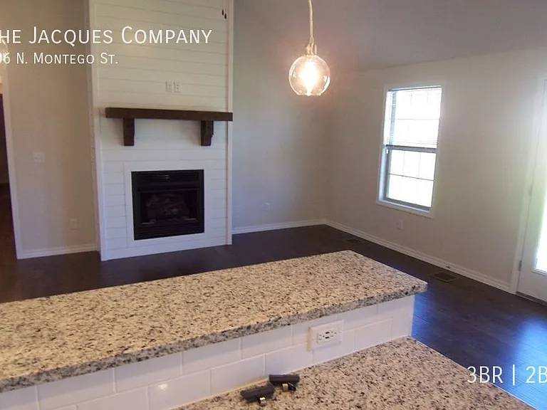 706 N Montego St — Photo 2