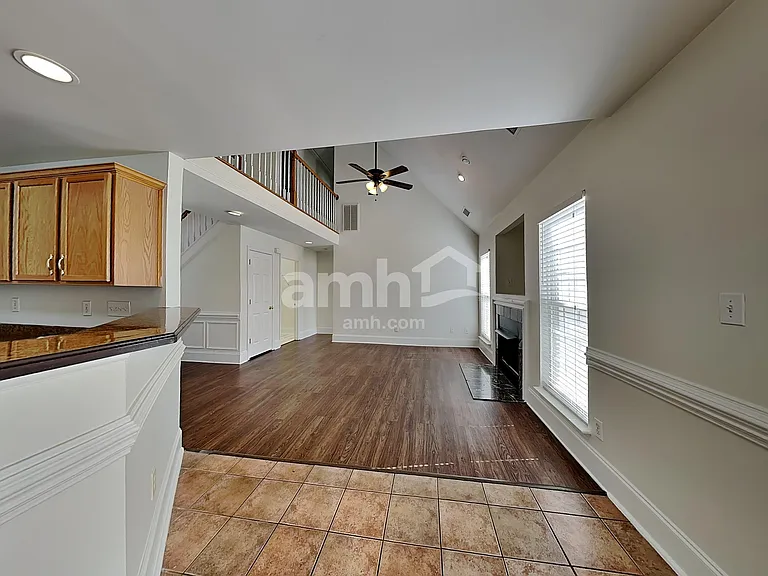 3437 Continental Dr — Photo 4
