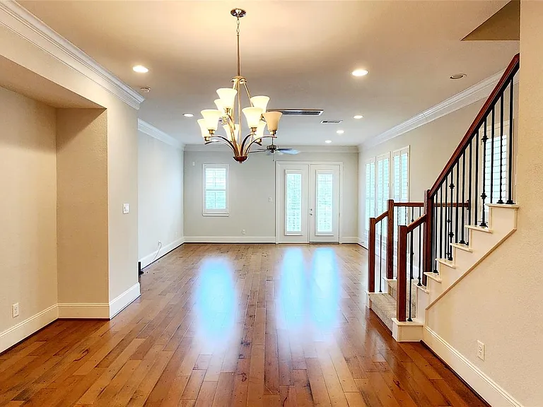 11 Rafters Row — Photo 13