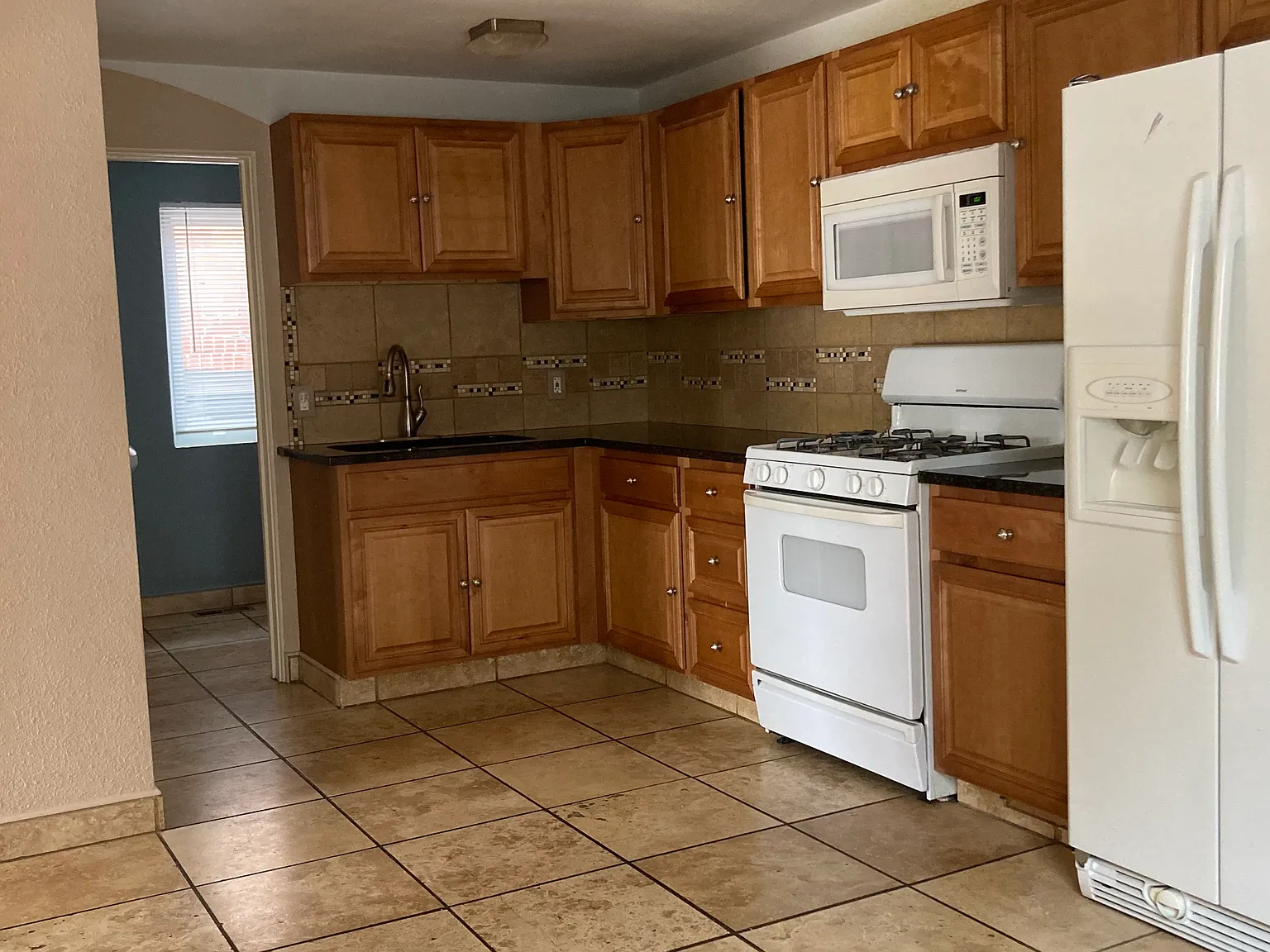 1 bed, 475 sqft, $1,200 — Photo 3