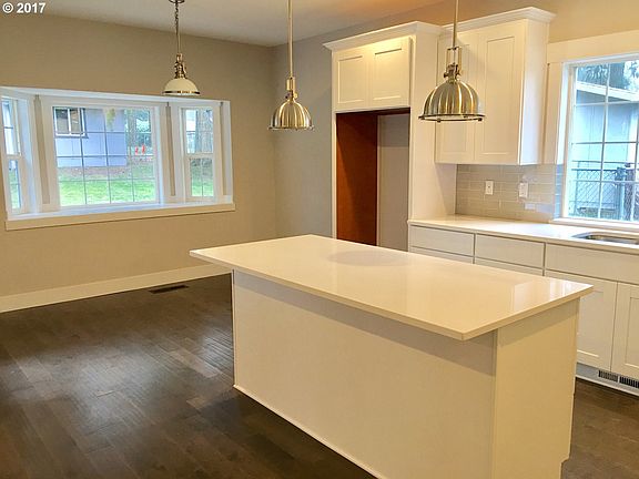 5th image of 6517 NE 119th St
