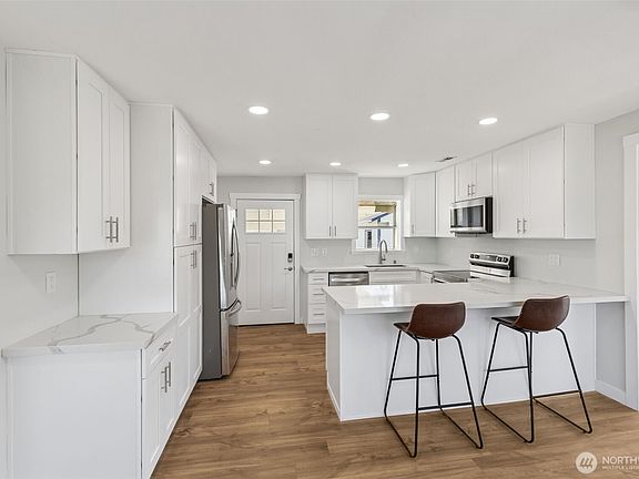 4th image of 5314 29th Street NE