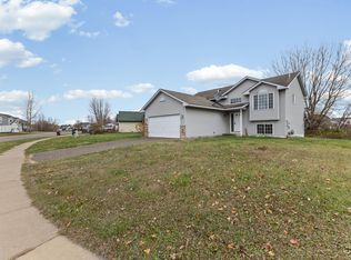 605 Horseshoe Ln, Braham, MN 55006