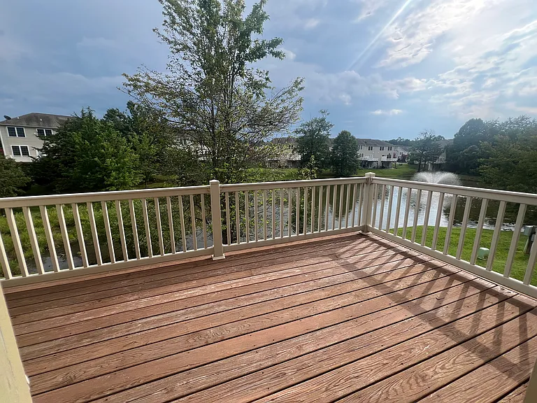 Mallard Ln — Photo 36