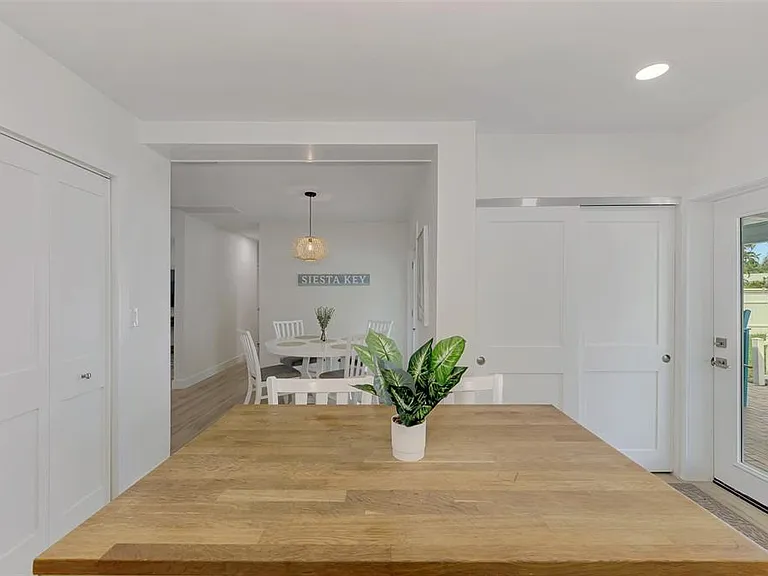 1731 Redwood St — Photo 19