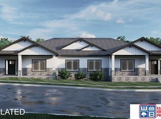 1139 Ironwood Dr, Seward, NE 68434