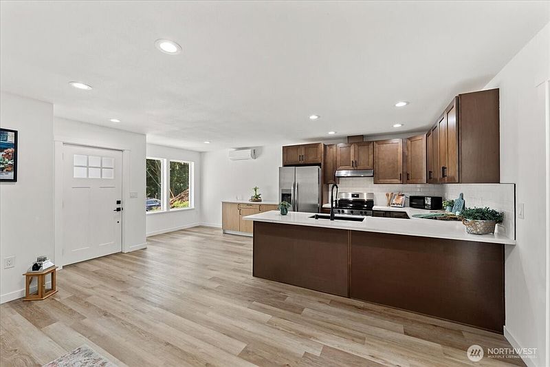 2nd image of 429 Chestnut Street