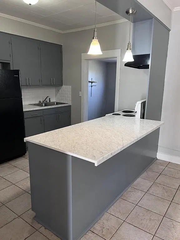 510 Raymond Rd — Photo 1