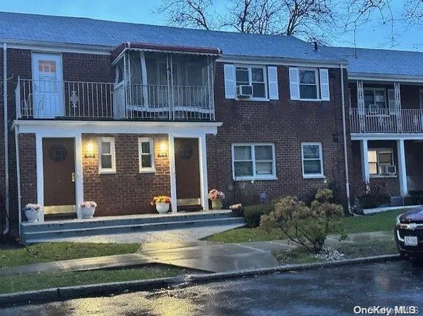131-10 234 Street #LOWER, Rosedale, NY 11422