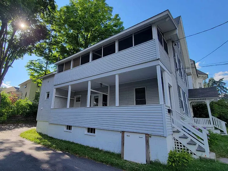 25 Pine St #A — Photo 3