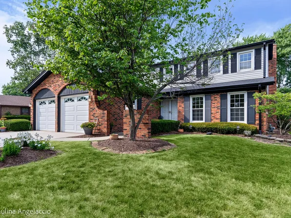 1040 E Carpenter Dr, Palatine, IL 60074