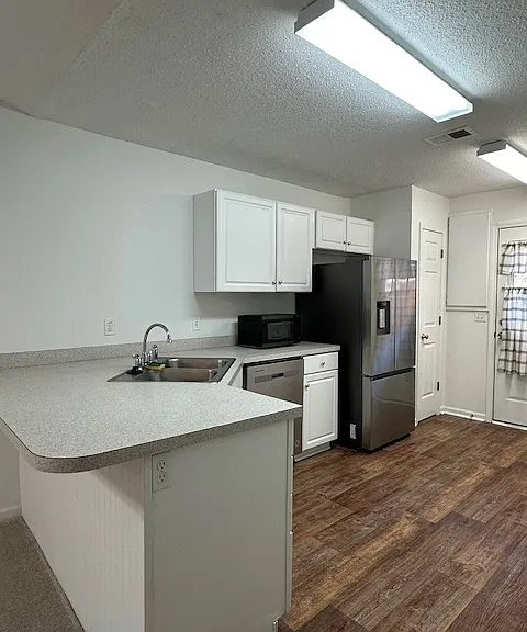 2000 Water Oak Dr #4-B — Photo 3