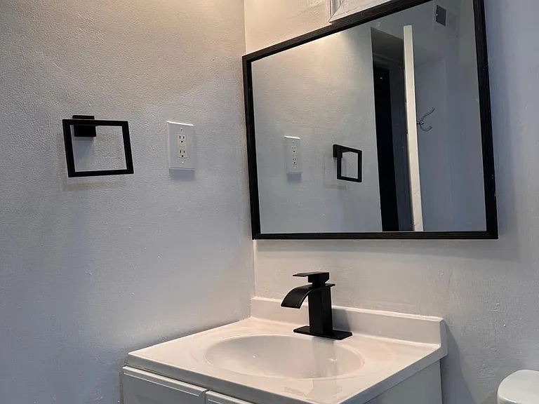 1338 S Hicks St — Photo 13