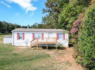 582 Old Stage Rd, Dandridge, TN 37725