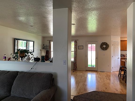 Living Room/Dining Room Partition