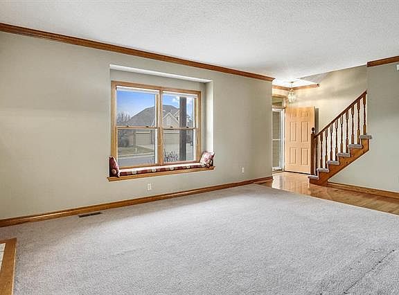 5th image of 2912 SW Saddlewood Dr