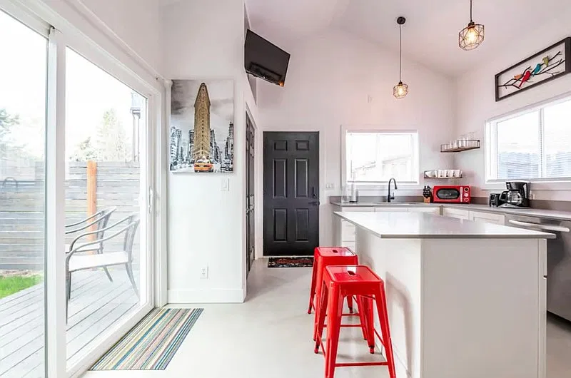 Fully Furnished Tiny House! — Photo 4