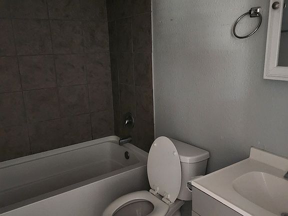 5th image of 926 Marriott Dr