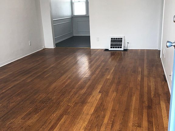 3rd image of 1346 Ocean Park Blvd APT 2
